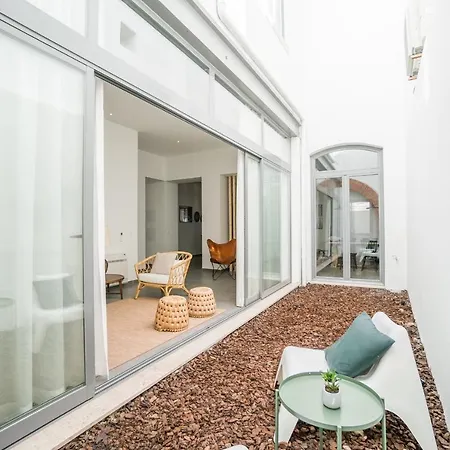 Alfama Luxury Lofts Lägenhetshotell 4*